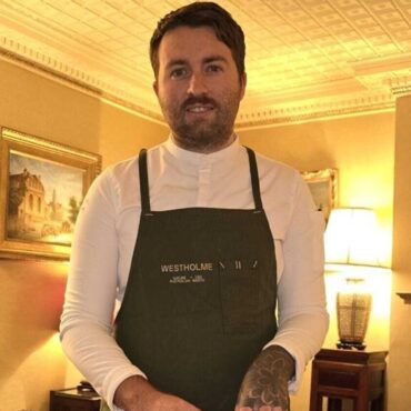 ‘I’m a head chef – this is what you should tip and one thing I hate that some customers do’