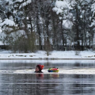 Cold health alert and weather warnings issued for parts of UK on Christmas Day
