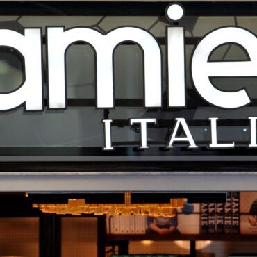 Jamie Oliver revives high street Italian restaurant chain, six years after collapse
