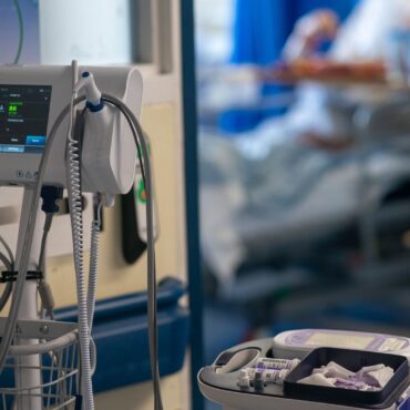 NHS facing ‘worst case scenario’ December amid ‘super flu’ surge