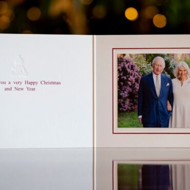 King and Queen choose 20th wedding anniversary portrait for Christmas card