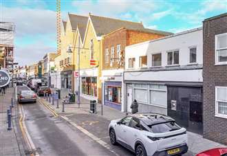 Retail parade including Iceland and Peacocks to be auctioned for £1.3m