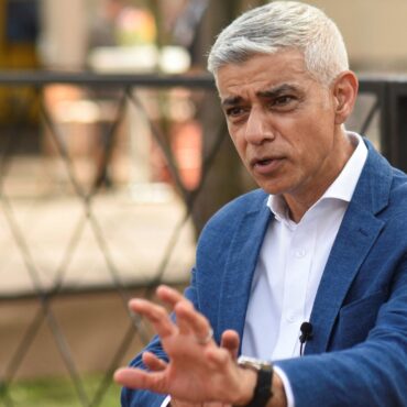 Khan: We could be heading for new era of mass unemployment
