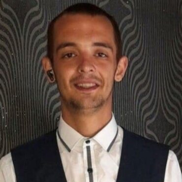 Reward of up to £20,000 to find killer of young father shot dead in ‘cold blood’