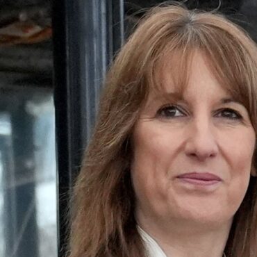 Workers being ‘hammered’ while pensioners benefit, says analysis