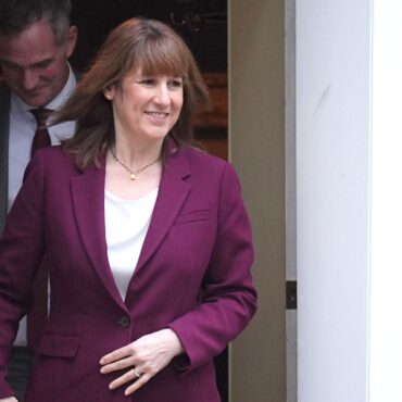 Reeves’s cash ISA reforms ‘doomed to fail’, AJ Bell chief warns