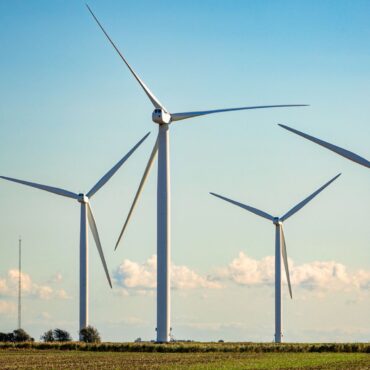 Wind power prices up in new offshore contracts as UK moves away from gas