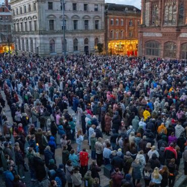‘All we want is justice for Amy’: Thousands gather at vigil for mother after man charged with murder