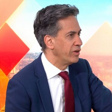 Miliband tells MPs how he hopes to cut household energy bills