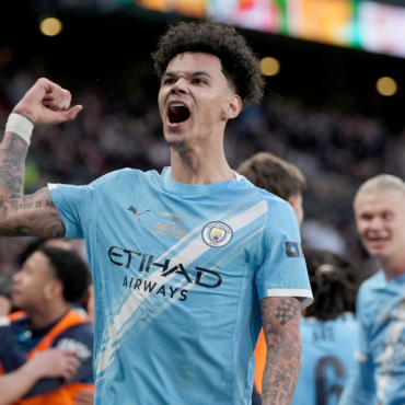 Manchester City stun Arsenal to win Carabao Cup final