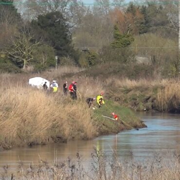 Girl’s body found after car carrying five teenagers crashes into river