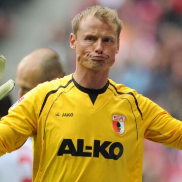 Seaman’s tribute after fellow ex-Arsenal goalie Manninger’s shock death
