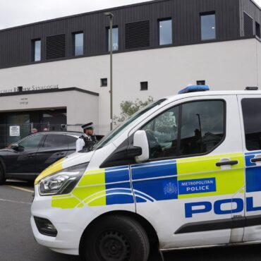 Arrests after attempted arson attack on synagogue