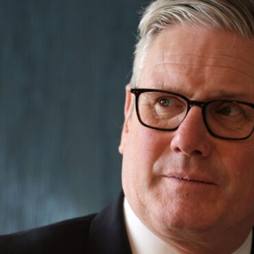 Starmer facing almighty clash as critics look to finish him off