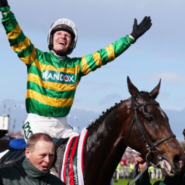 I Am Maximus wins Grand National for second time