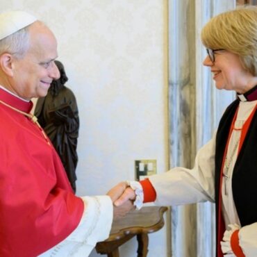 Archbishop of Canterbury prays with Pope Leo in historic meeting