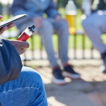 Everyone born after 2008 to be banned from smoking