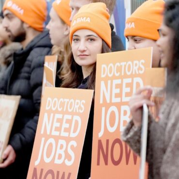 Resident doctors fail to meet Starmer’s deadline for deal
