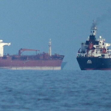UK to ‘flirt’ with recession as Iran war oil shock bites, report warns