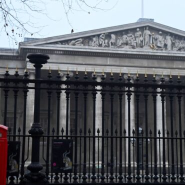 British Museum accused of sending ‘terrible message’ by postponing Jewish event