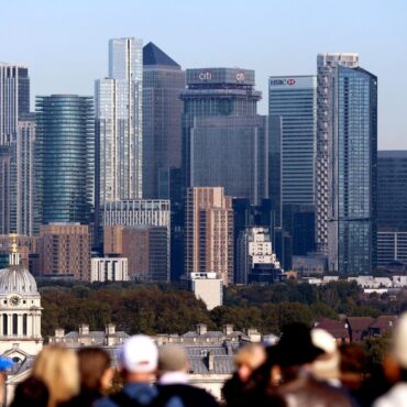 UK borrowing costs hit decades-long high as pressure mounts on Starmer