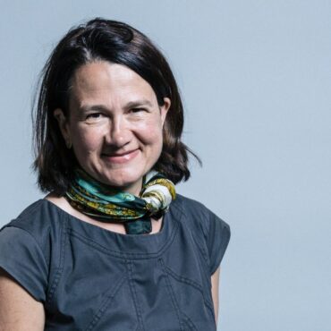 Who is the Labour MP threatening to oust Starmer?