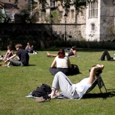 UK set for highs of 27C