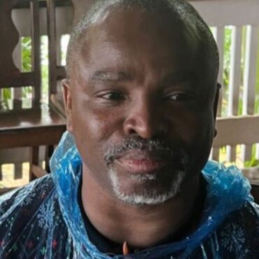 Child abductor freed by mistake went to pub before fleeing UK, court told