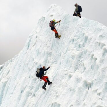 Robot wars and treacherous Everest ascents: The most striking images of the week