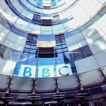 BBC staff face real-terms wage cut as ‘bleak’ pay proposal revealed