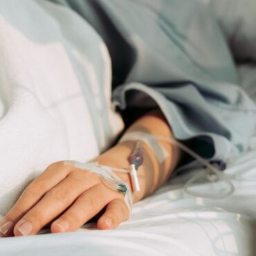 ‘Extremely dangerous’ cancer care delays due to lack of staff