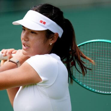 Emma Raducanu withdraws from Wimbledon with stress fracture