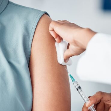 Meningitis B jab to be offered to one million young people