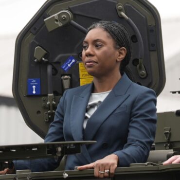Badenoch calls on Labour rivals to cut welfare spending and boost defence
