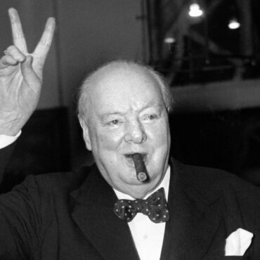 Artwork blaming Churchill for mass starvation taken down