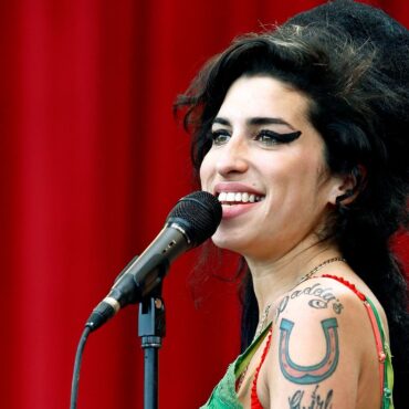 Amy Winehouse’s father ordered to pay almost £1m to late singer’s friends
