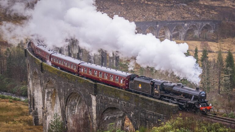 Harry Potter fans warned to stay off tracks as ‘Hogwarts Express’ returns