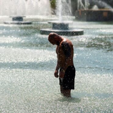 UK set for highs of 34C next week as heatwave conditions may return
