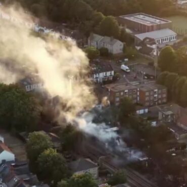 Residents evacuated as 125 firefighters called to ‘serious’ UK fire
