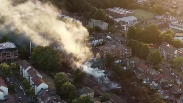 Residents evacuated as 125 firefighters called to ‘serious’ UK fire