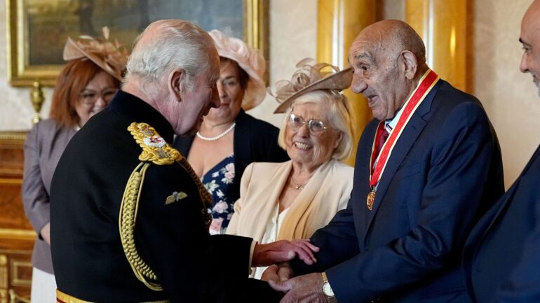 Rugby league legend Sir Billy Boston dies