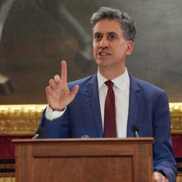 Miliband and Israel clash over controversial West Bank settlement project