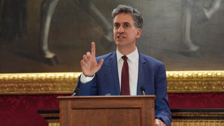 Miliband and Israel clash over controversial West Bank settlement project