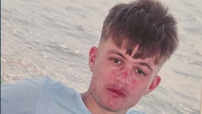 Teenager murdered boy, 16, over £20