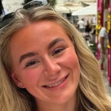 Mother of UK woman shot dead by father in Texas to go to US in bid to get case reopened