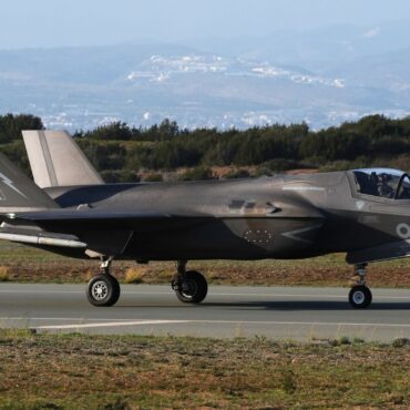 No pay rise for key workers equipping the UK for war until next year