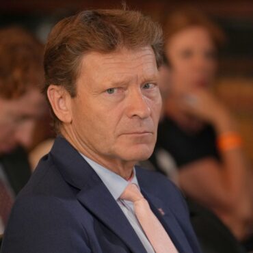 Reform pledges to prioritise ‘British-born workers’ for social housing