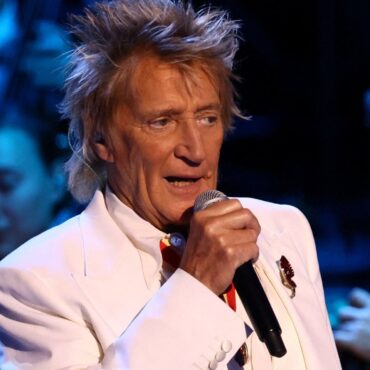 Rod Stewart cancels gigs after heart surgery
