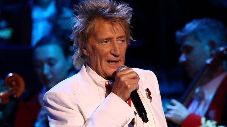 Rod Stewart cancels gigs after heart surgery