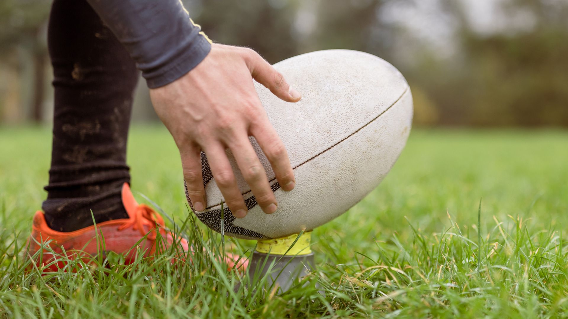 Hundreds of ex-rugby players win bid to carry on lawsuits over brain injuries